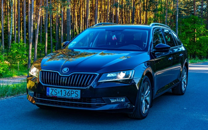 Skoda Superb cena 64700 przebieg: 175500, rok produkcji 2018 z Szczecin małe 352